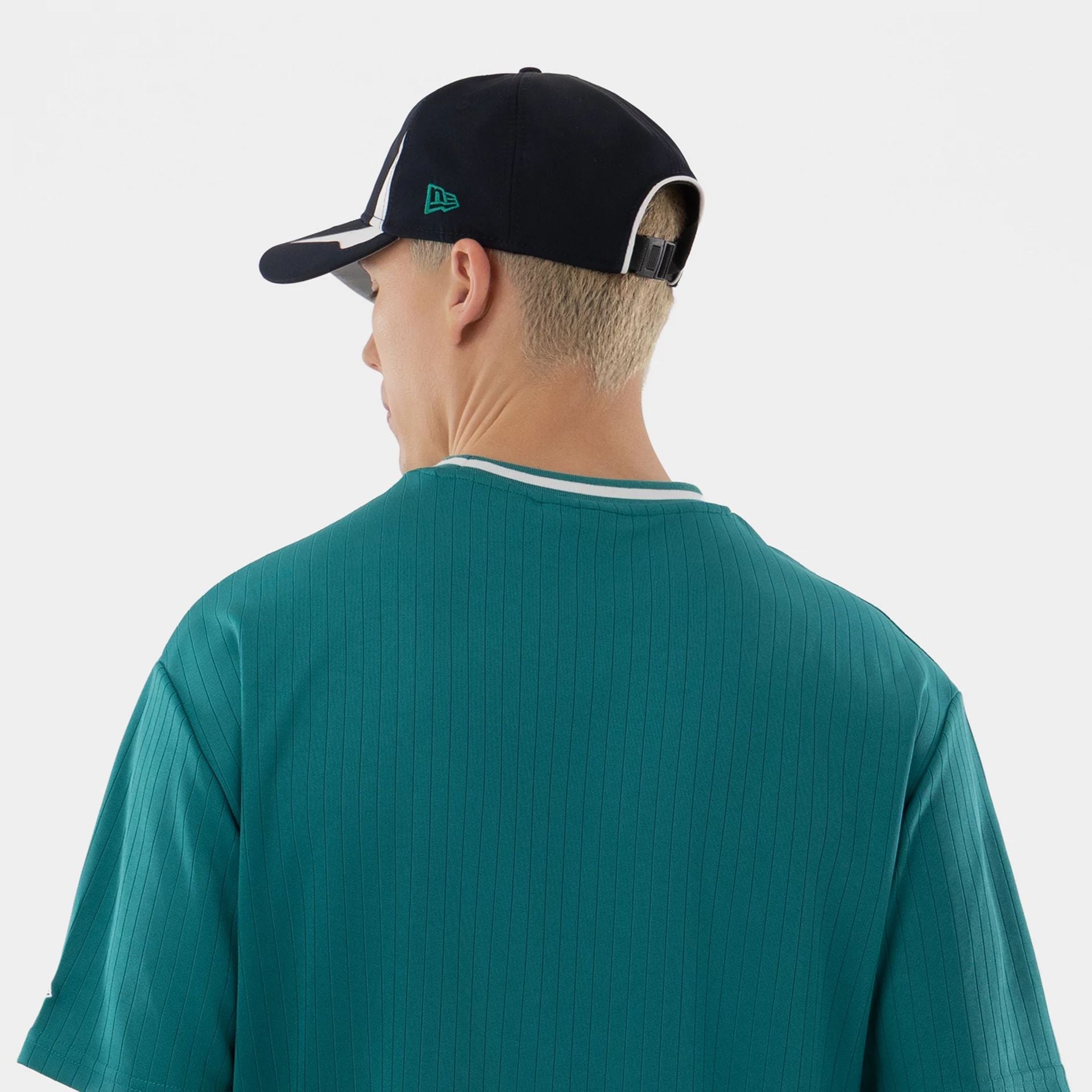 The model is wearing this MLB Seattle Mariners T-Shirt in green. 7