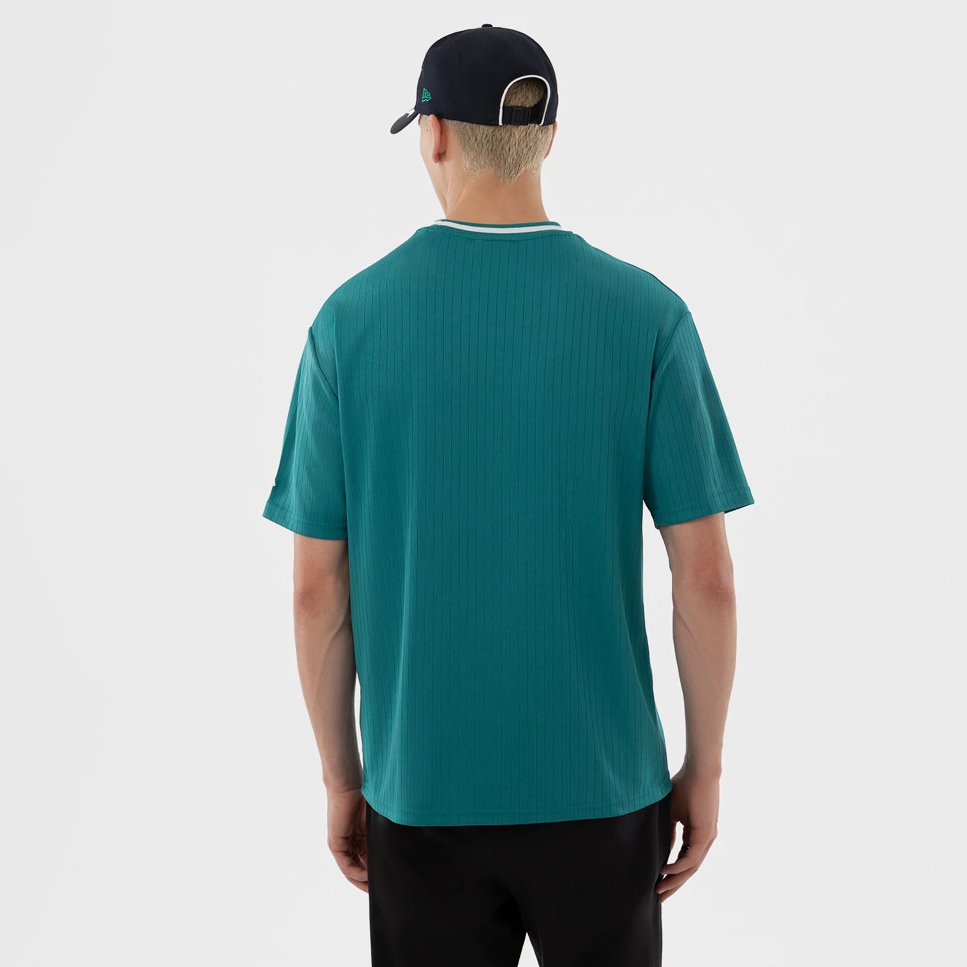 The model is wearing this MLB Seattle Mariners T-Shirt in green. 2