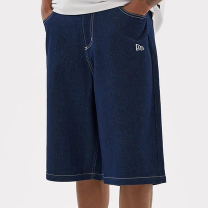 The model is wearing this MLB Jort LA Dodgers Oversized Shorts in dark blue. 3