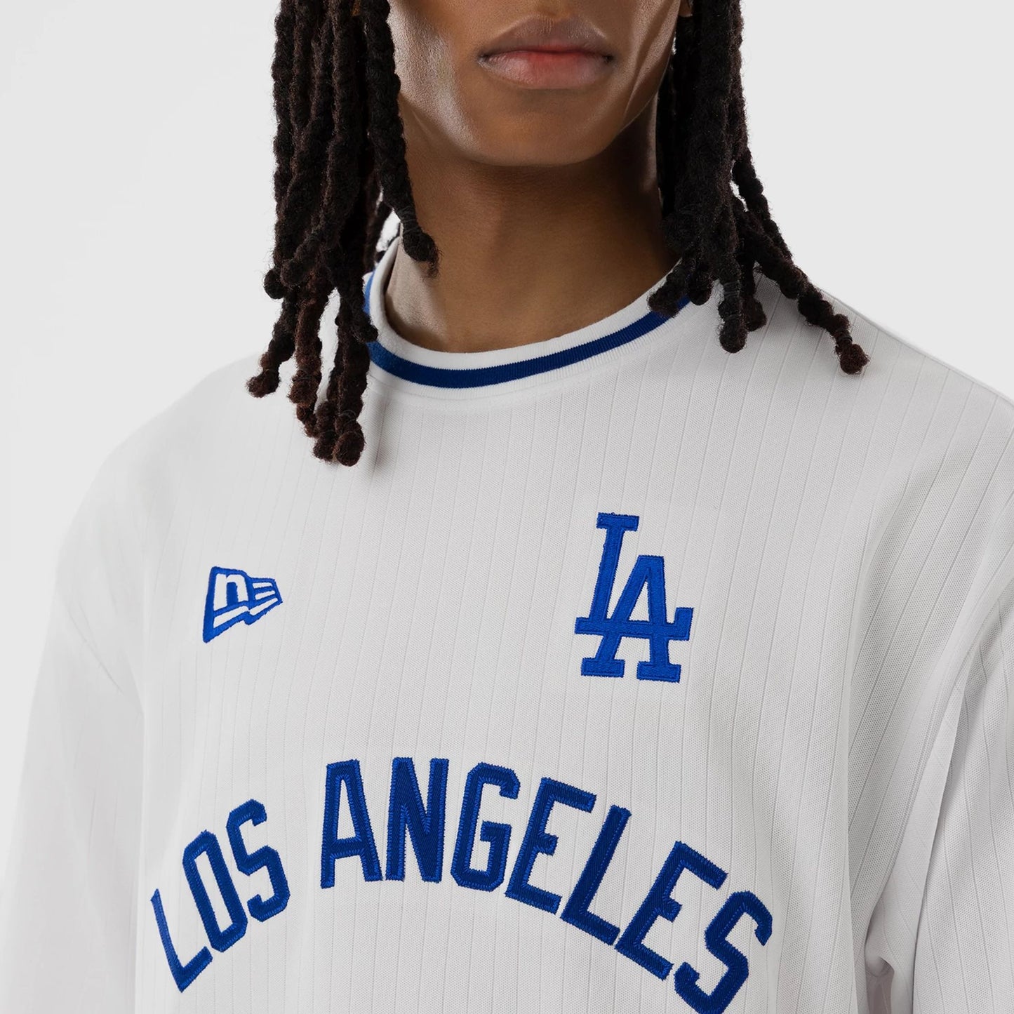 The model is wearing this MLB LA Dodgers T-Shirt in white. 3