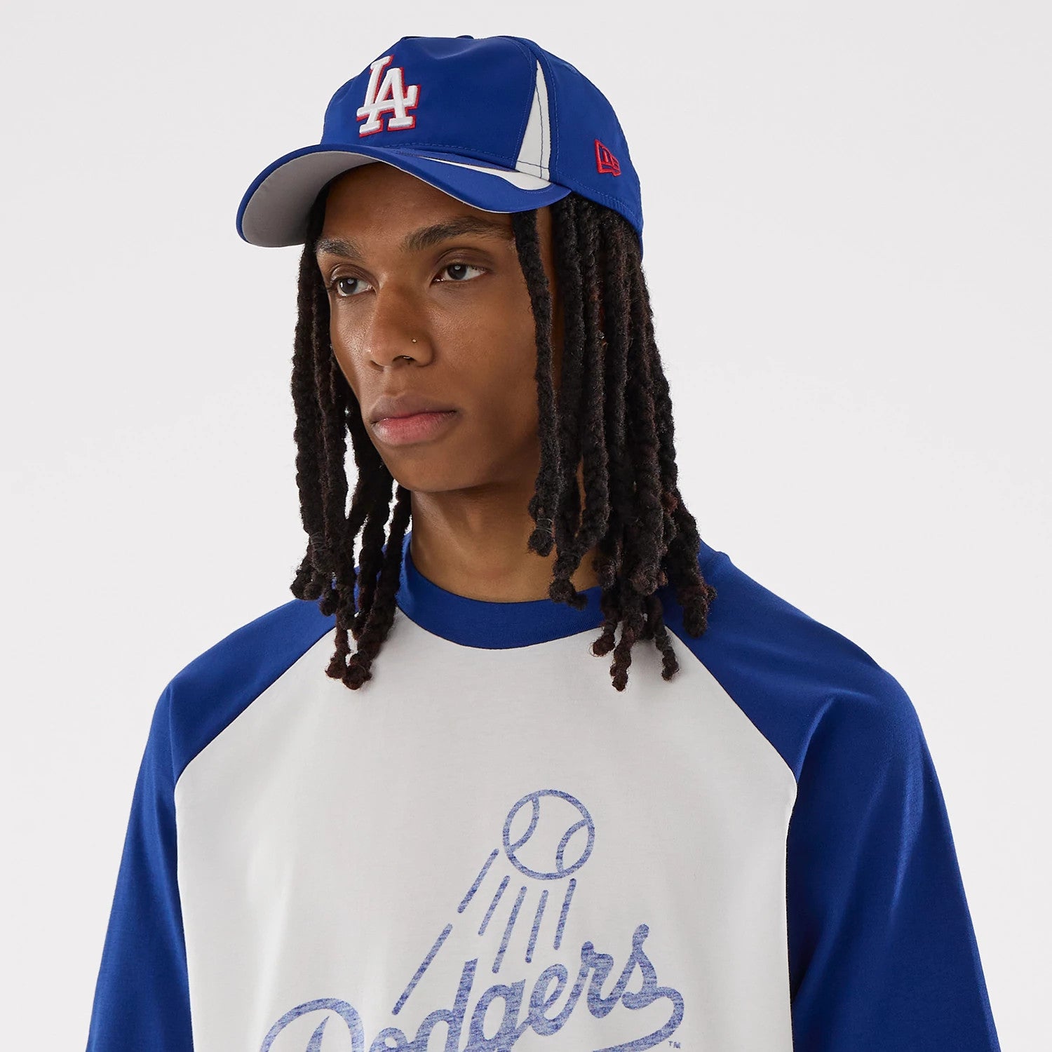 The model is wearing this MLB LA Dodgers Boxy T-Shirt in white. 6