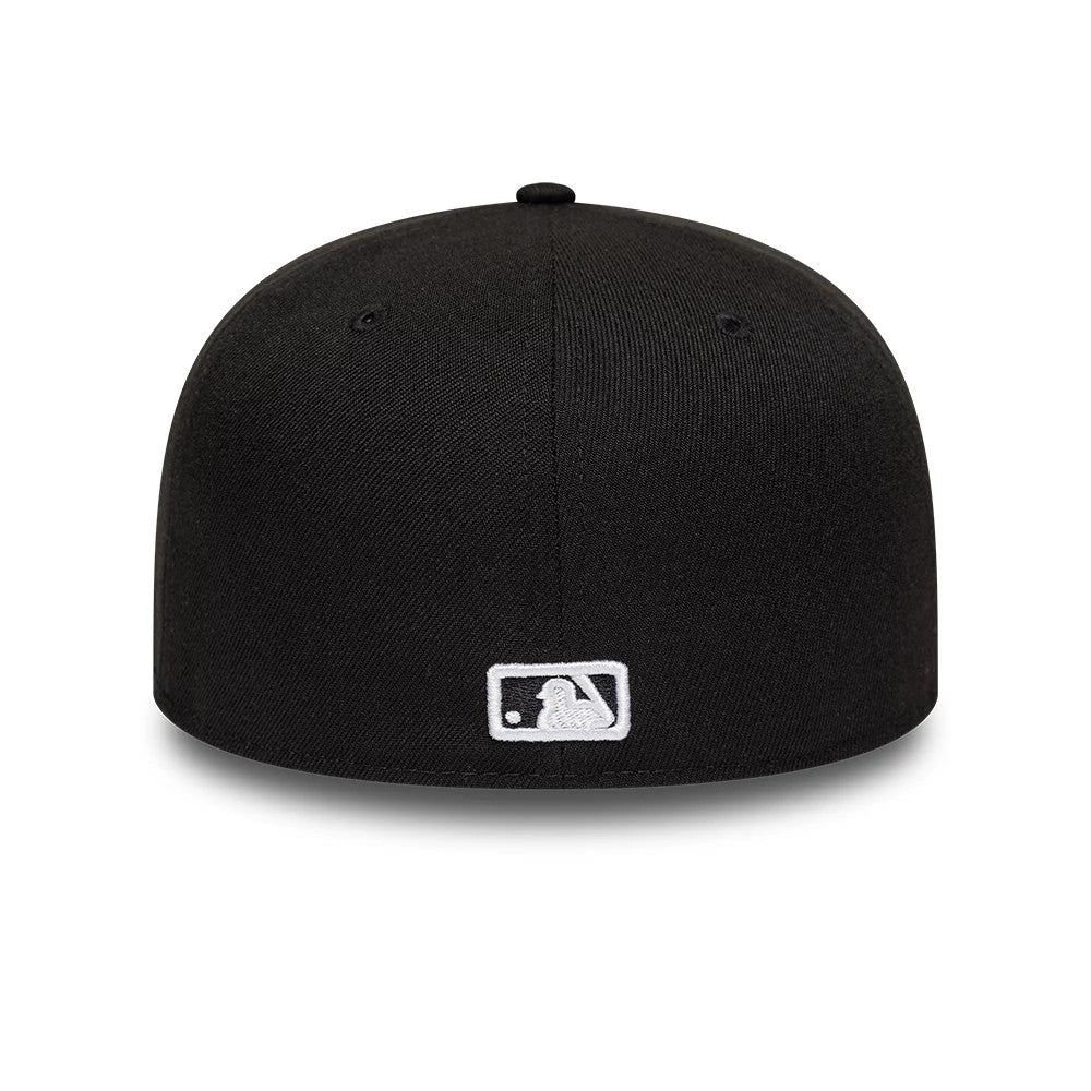 Pictured is this MLB Storm Pattern Chicago White Sox 59FIFTY Fitted cap in black. 6