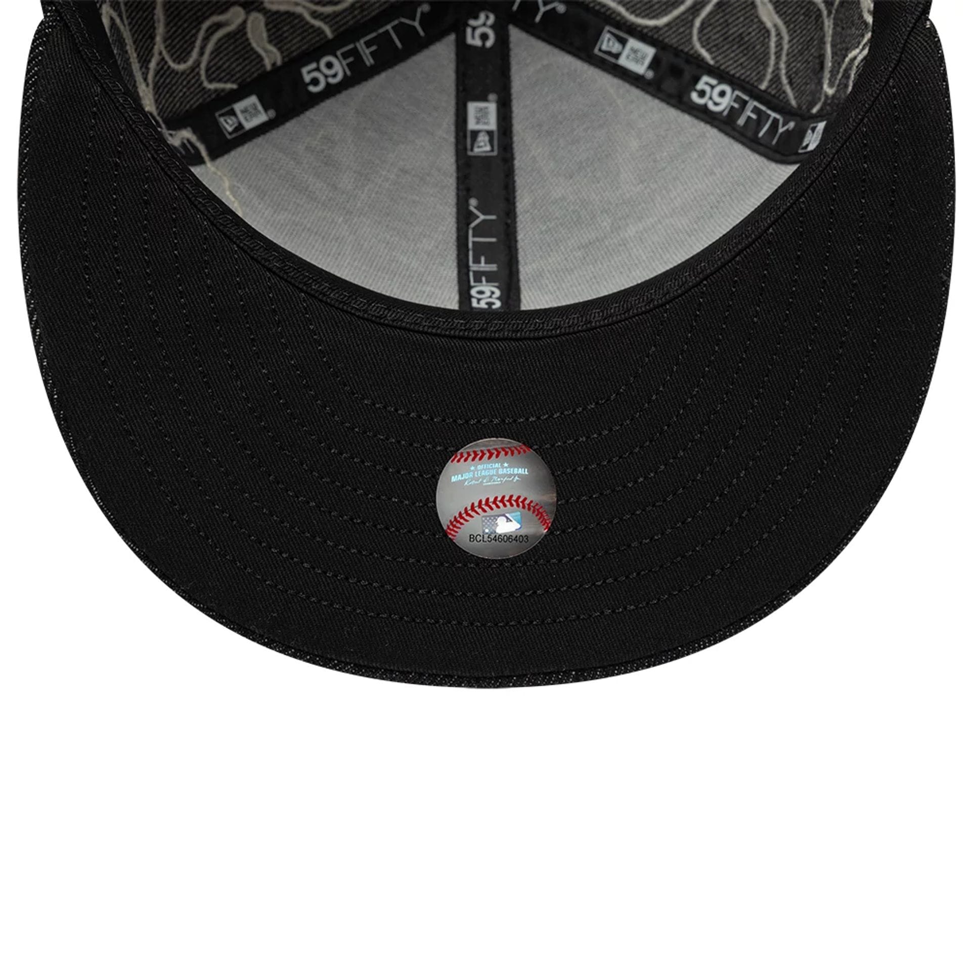 Pictured is this MLB Floral Denim Chicago White Sox 59FIFTY Fitted cap in black. 7