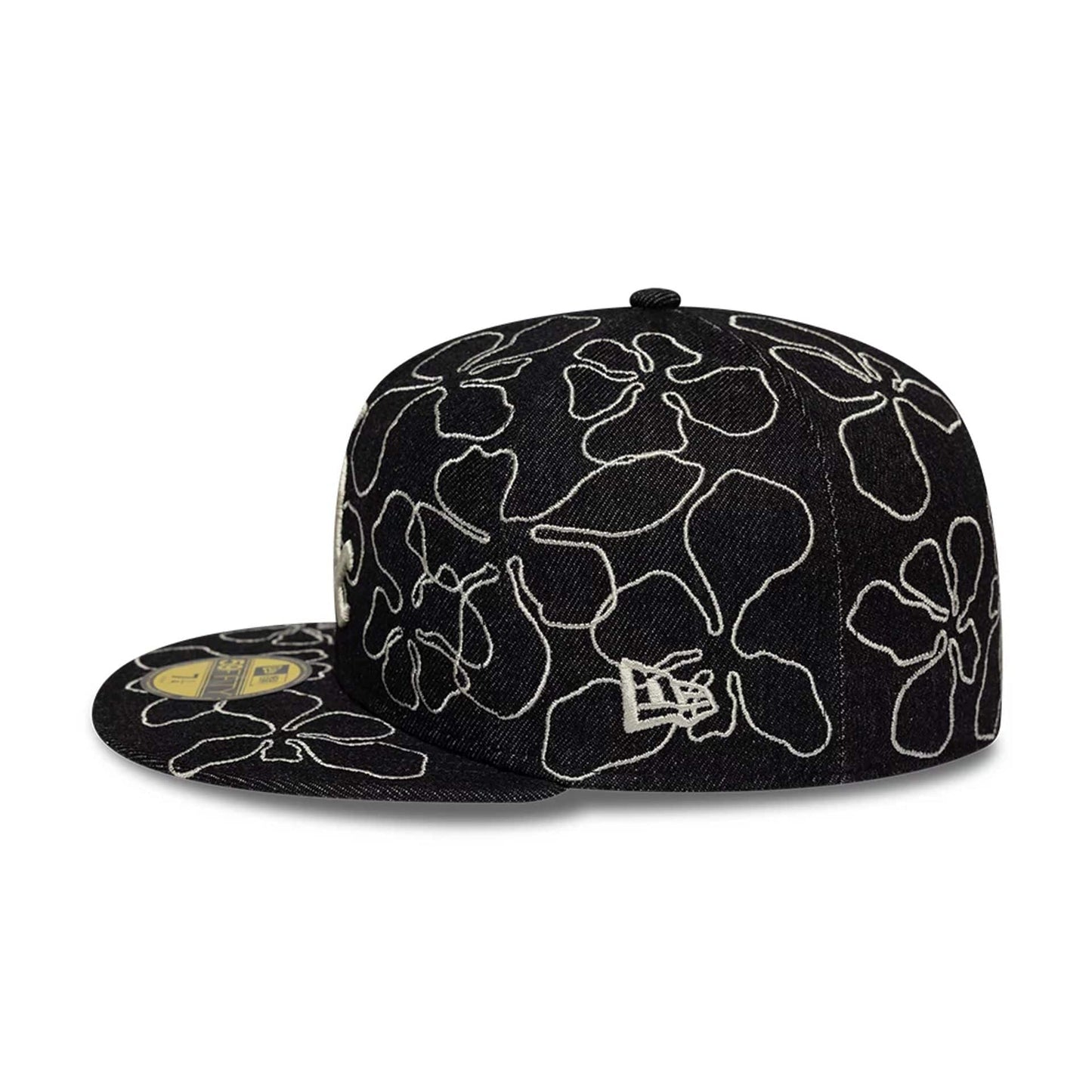 Pictured is this MLB Floral Denim Chicago White Sox 59FIFTY Fitted cap in black. 4