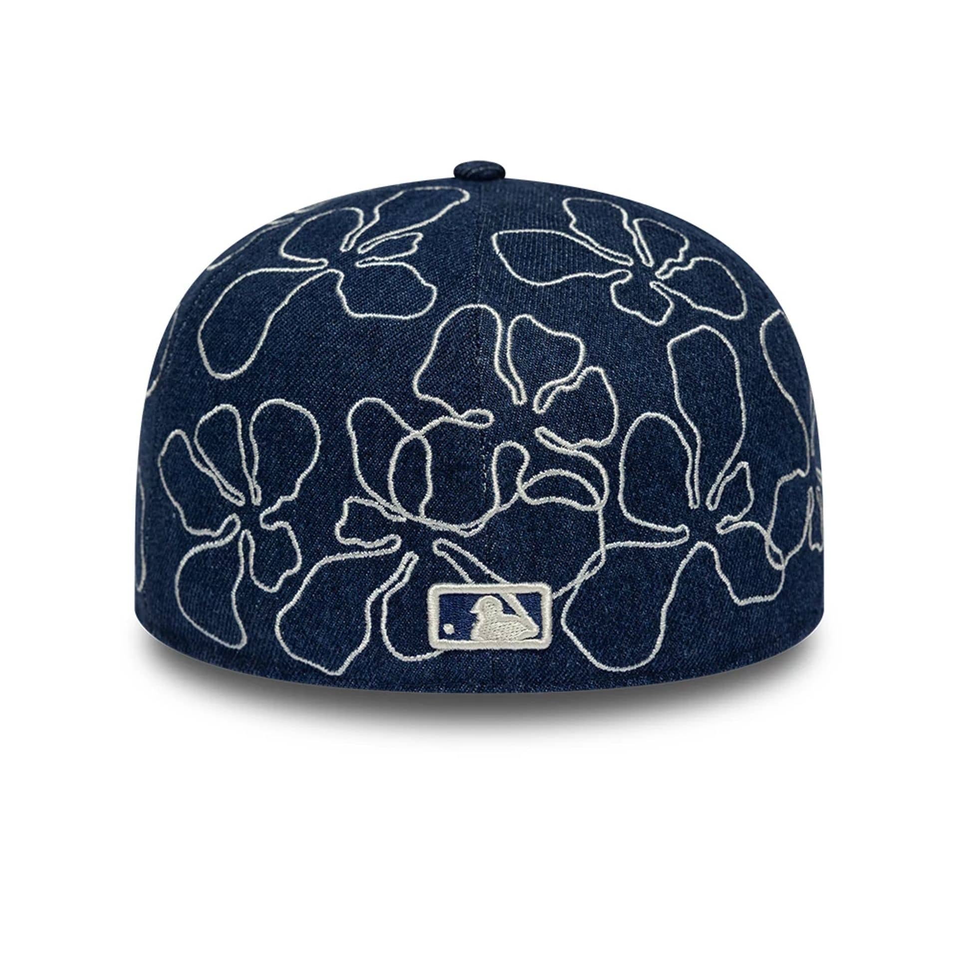 Pictured is this MLB Floral Denim New York Yankees 59FIFTY Fitted cap in blue. 4