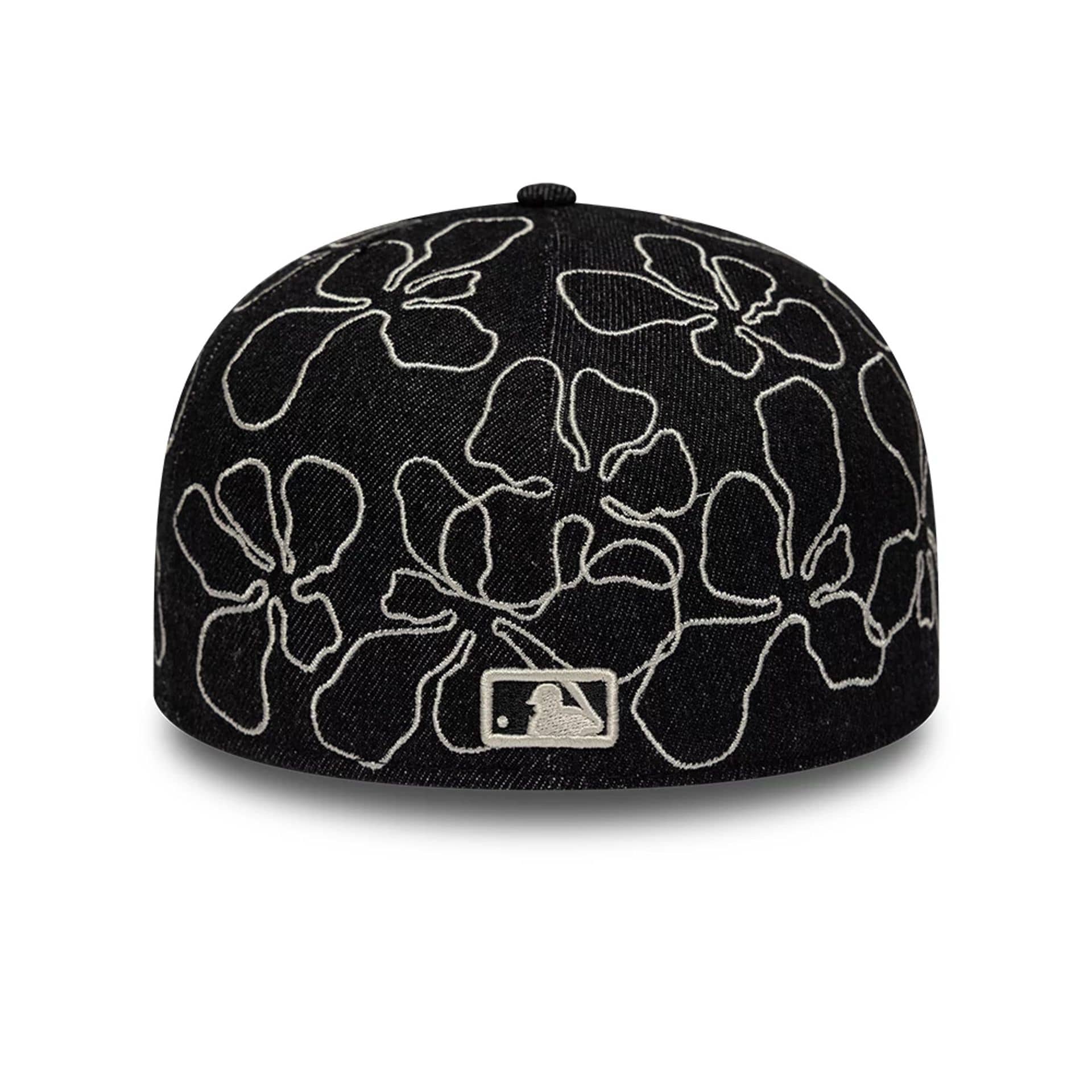Pictured is this MLB Floral Denim New York Yankees 59FIFTY Fitted cap in black. 4
