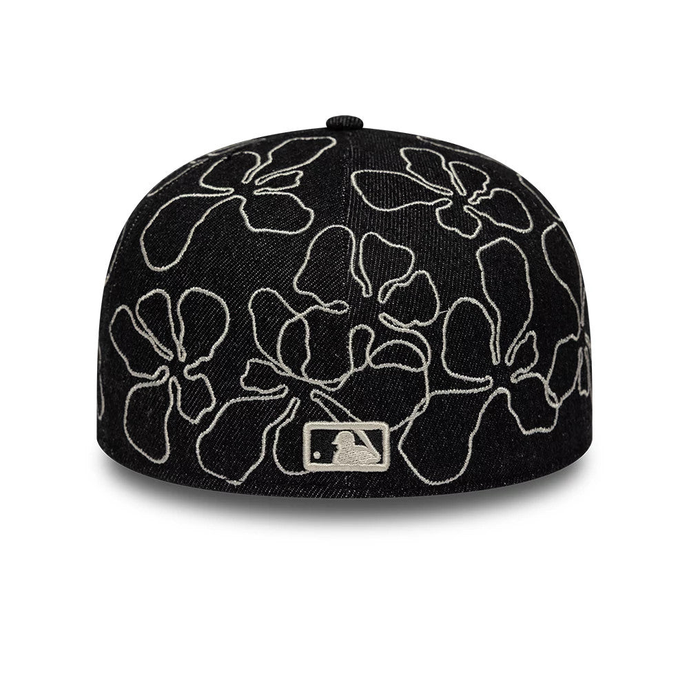 Pictured is this MLB Floral Denim New York Yankees 59FIFTY Fitted cap in black. 4