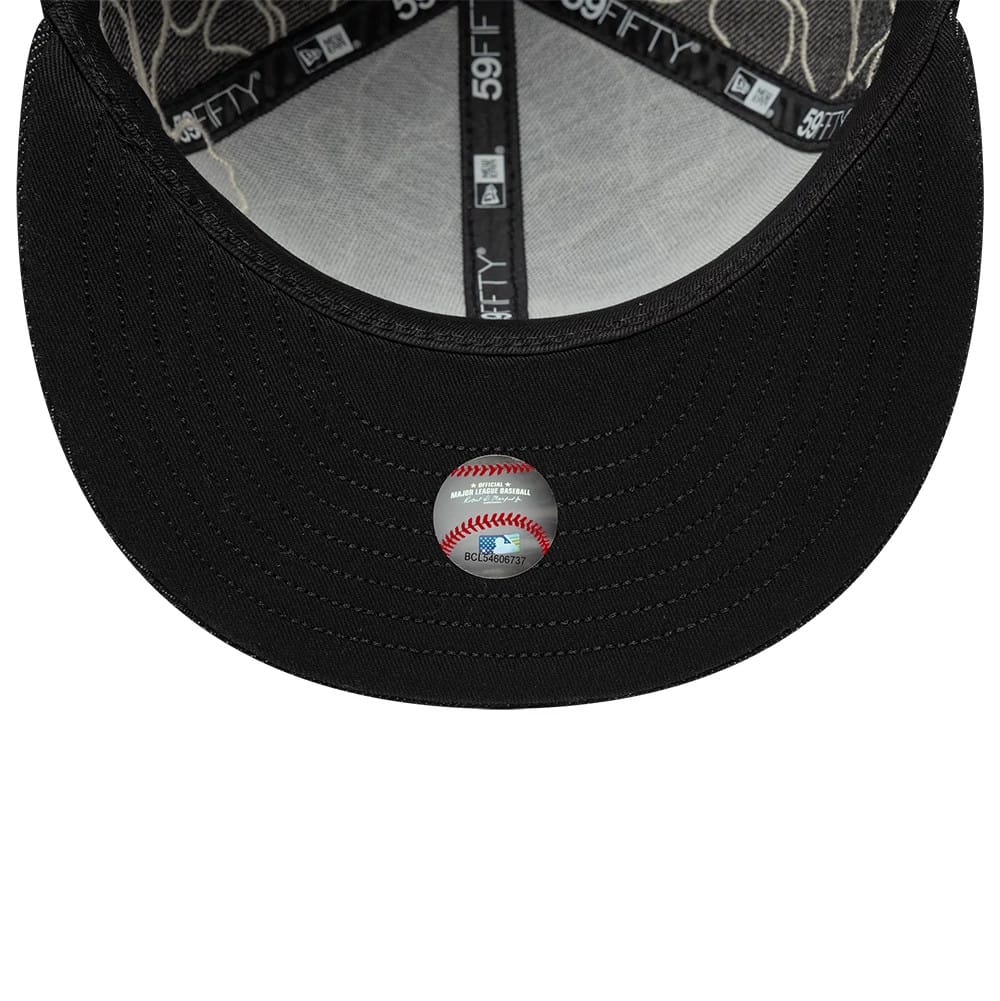 Pictured is this MLB Floral Denim New York Yankees 59FIFTY Fitted cap in black. 5