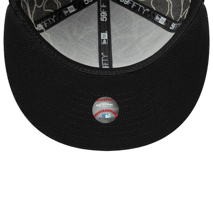 Pictured is this MLB Floral Denim New York Yankees 59FIFTY Fitted cap in black. 5