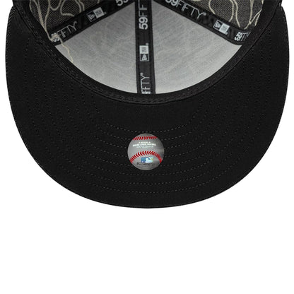 Pictured is this MLB Floral Denim New York Yankees 59FIFTY Fitted cap in black. 5
