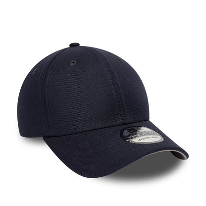 Pictured is this New Era Mono 39SEVENTY Stretch Fit cap in navy. 4