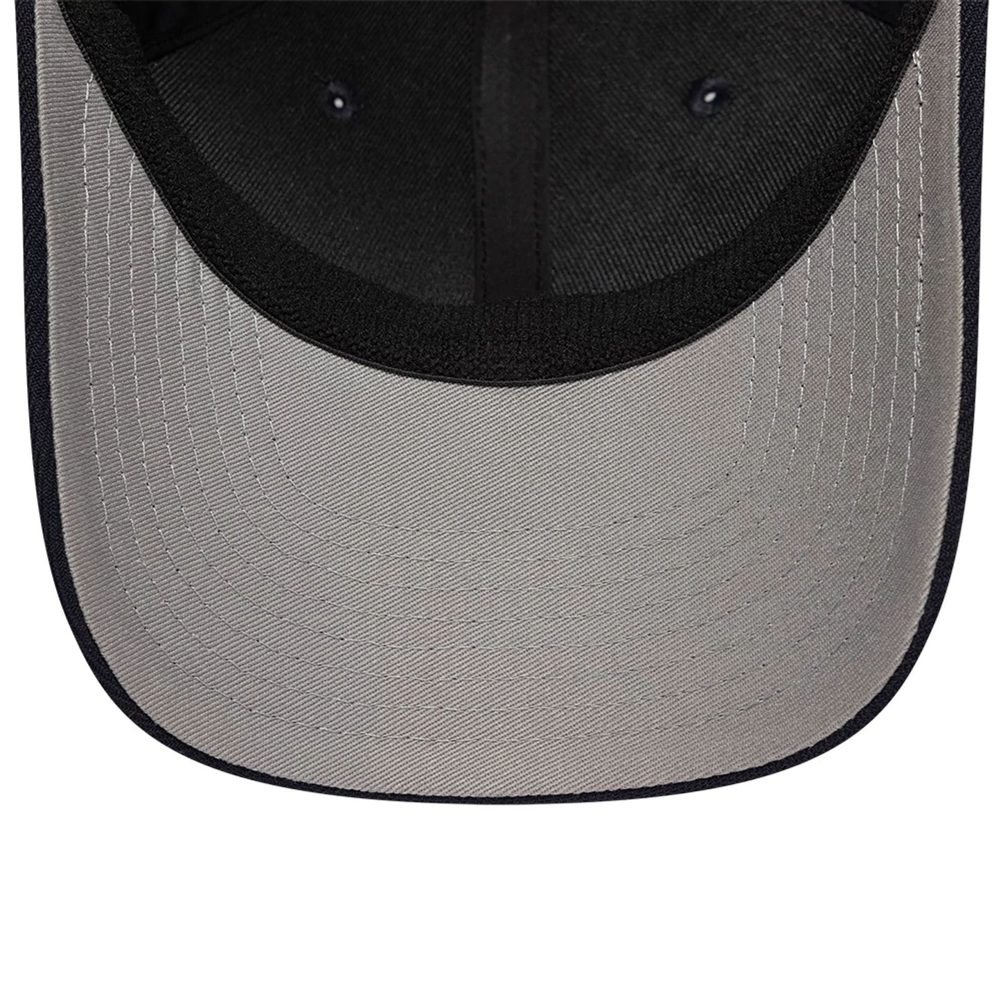 Pictured is this New Era Mono 39SEVENTY Stretch Fit cap in navy. 2