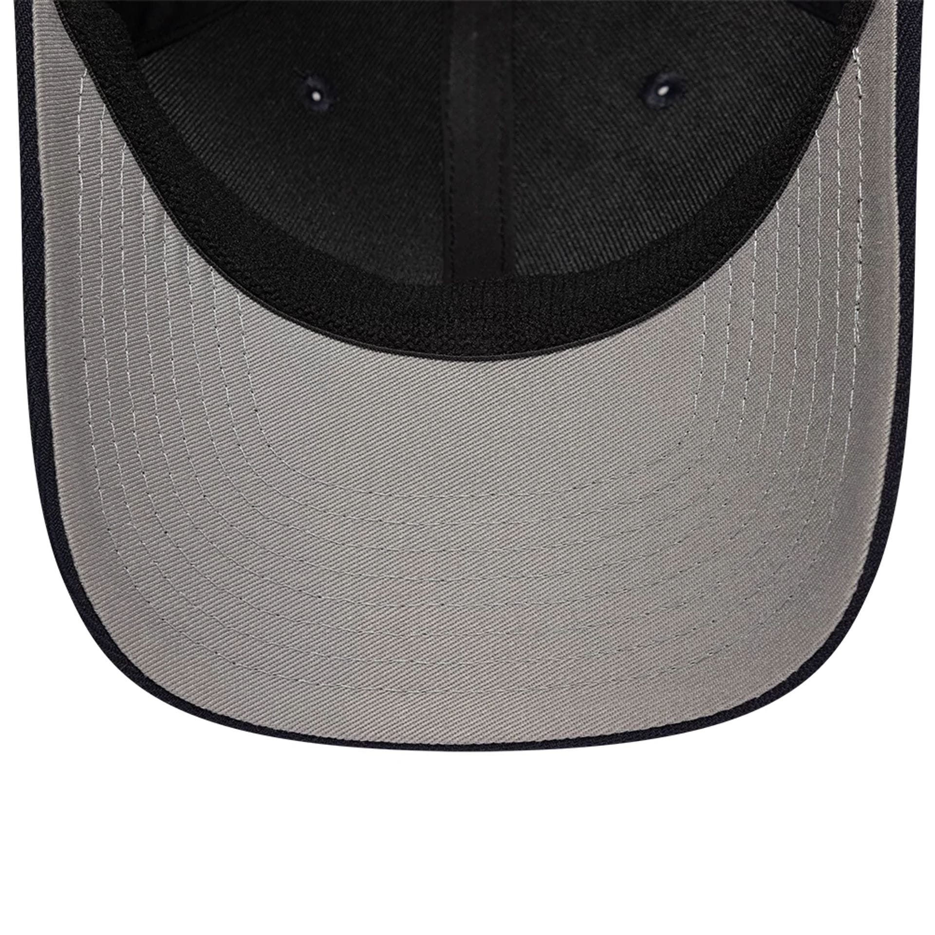 Pictured is this New Era Mono 39SEVENTY Stretch Fit cap in navy. 2
