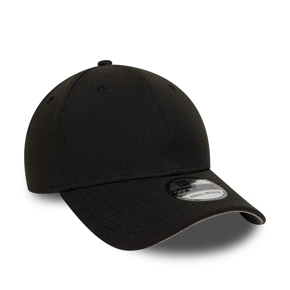 Pictured is this New Era Mono 39SEVENTY Stretch Fit cap in black. 4