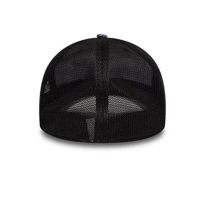 Pictured is this New Era Floral 39SEVENTY Stretch Fit cap in black. 7