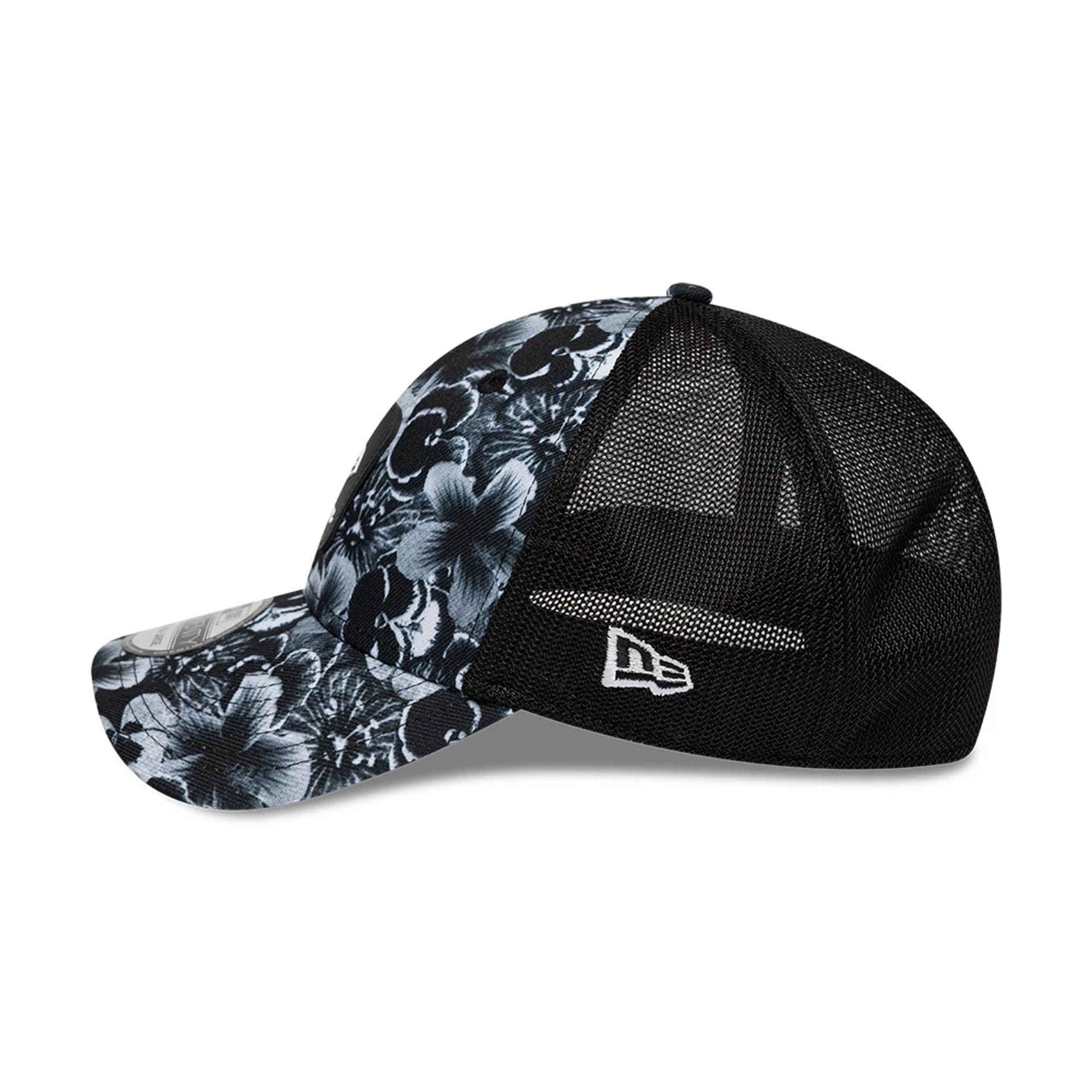 Pictured is this New Era Floral 39SEVENTY Stretch Fit cap in black. 5