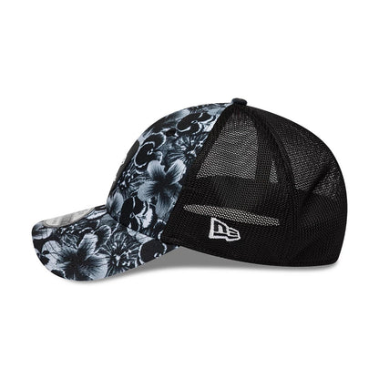 Pictured is this New Era Floral 39SEVENTY Stretch Fit cap in black. 5