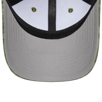 Pictured is this New Era Floral 39SEVENTY Stretch Fit cap in green. 2