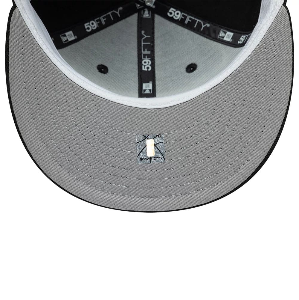 Pictured is this NBA Hardwood Classic San Antonio Spurs 59FIFTY Fitted cap in black. 2