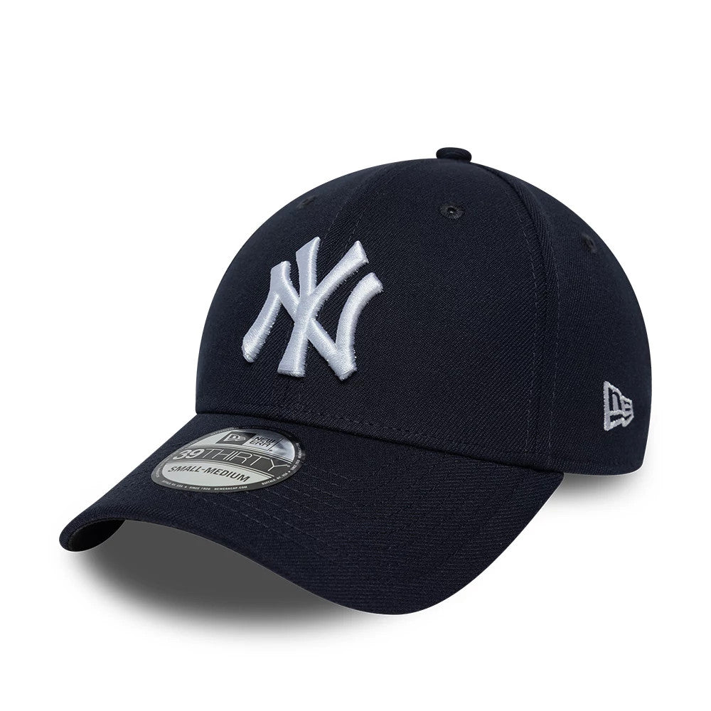 Pictured is this MLB Classic New York Yankees 39THIRTY Stretch Fit cap in navy. 1
