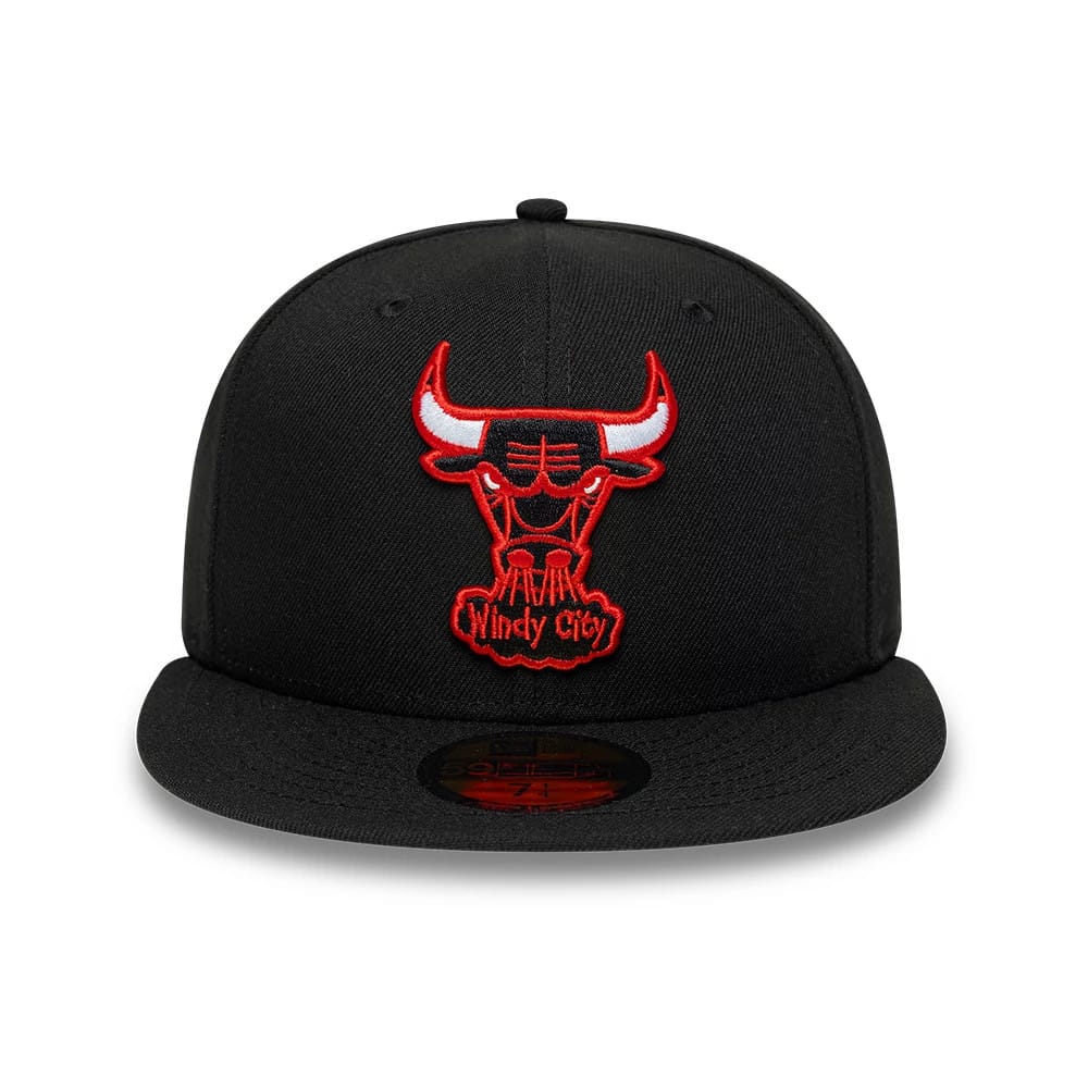 Pictured is this NBA Hardwood Classic Chicago Bulls 59FIFTY Fitted cap in black. 3