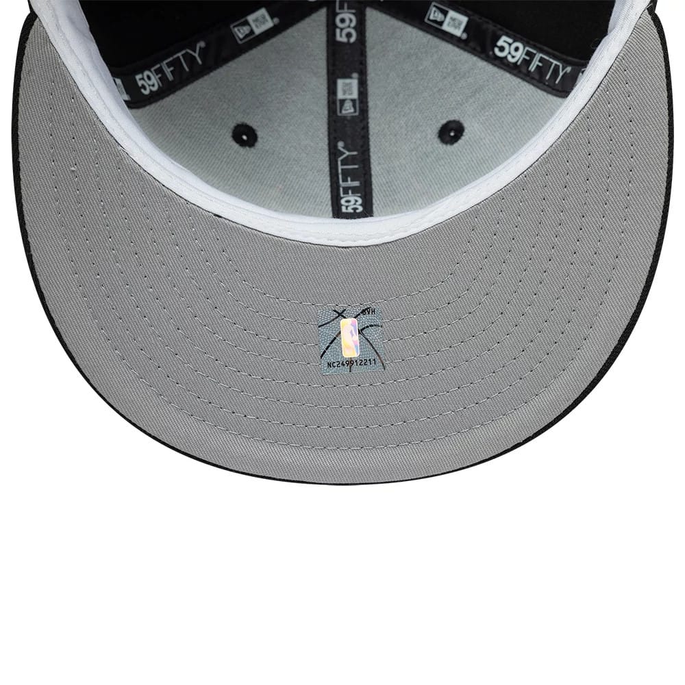 Pictured is this NBA Hardwood Classic Windy City Chicago Bulls 59FIFTY Fitted cap in black. 2
