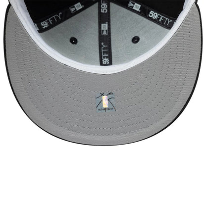 Pictured is this NBA Hardwood Classic Windy City Chicago Bulls 59FIFTY Fitted cap in black. 2