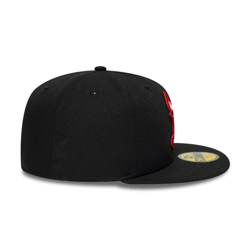 Pictured is this NBA Hardwood Classic Windy City Chicago Bulls 59FIFTY Fitted cap in black. 7