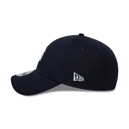 Pictured is this MLB Classic Detroit Tigers 39THIRTY Stretch Fit cap in navy. 5