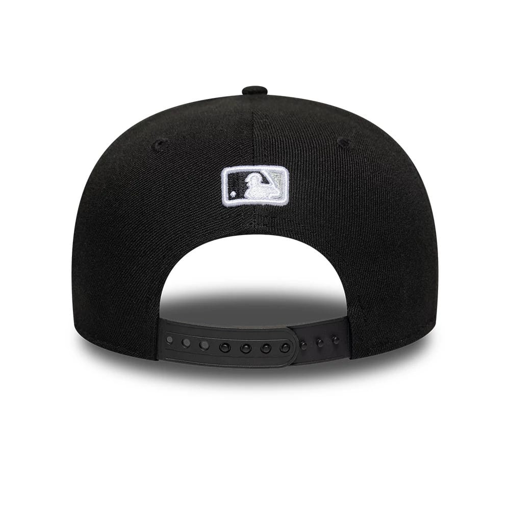Pictured is this MLB Player Replica Chicago White Sox 9SEVENTY Stretch Snap cap in black. 4