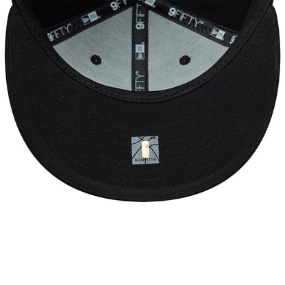 Pictured is this NBA Chicago Bulls Core 9FIFTY Snapback cap in black. 7