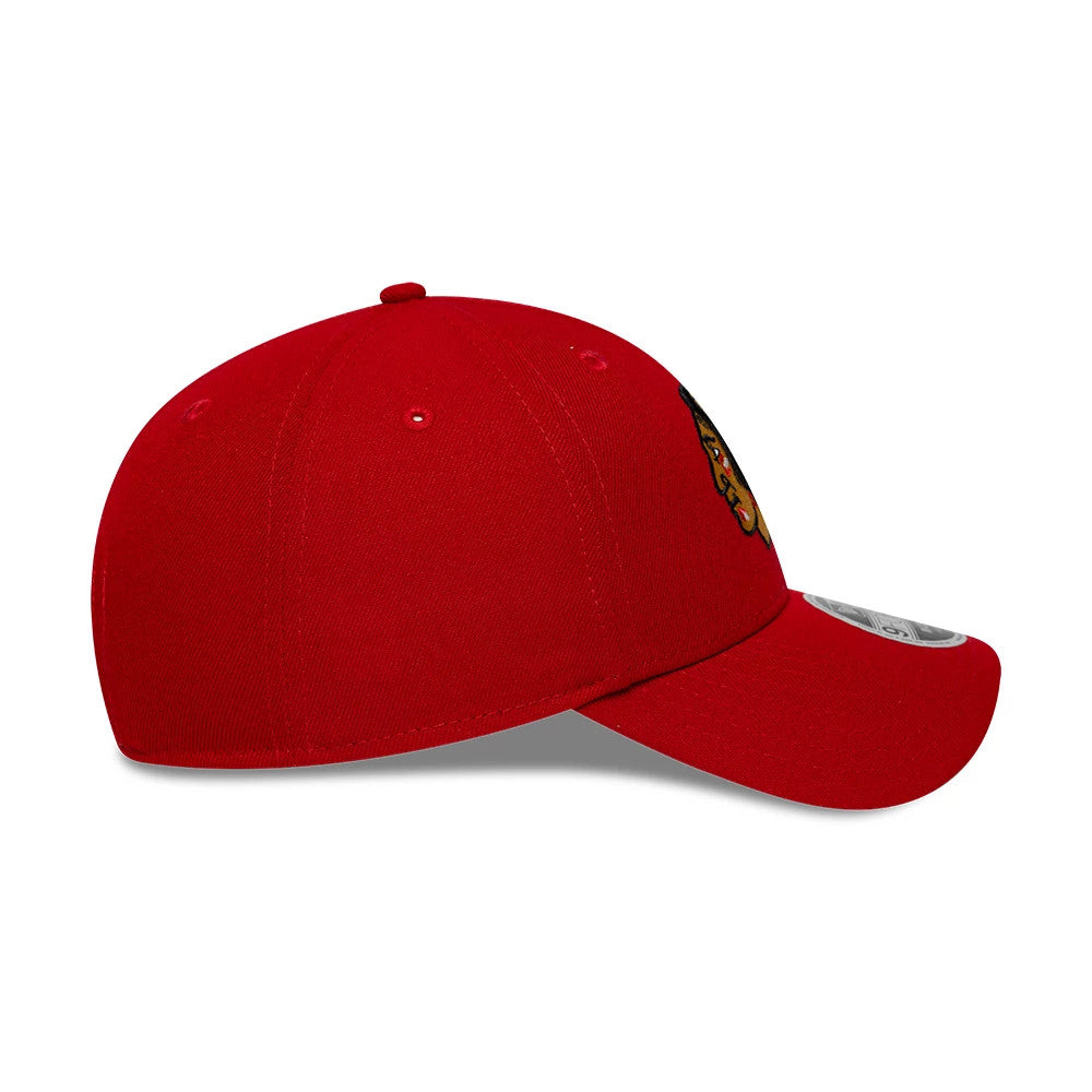 Pictured is this NHL Team Chicago Blackhawks 9FORTY M-Crown cap in red. 7