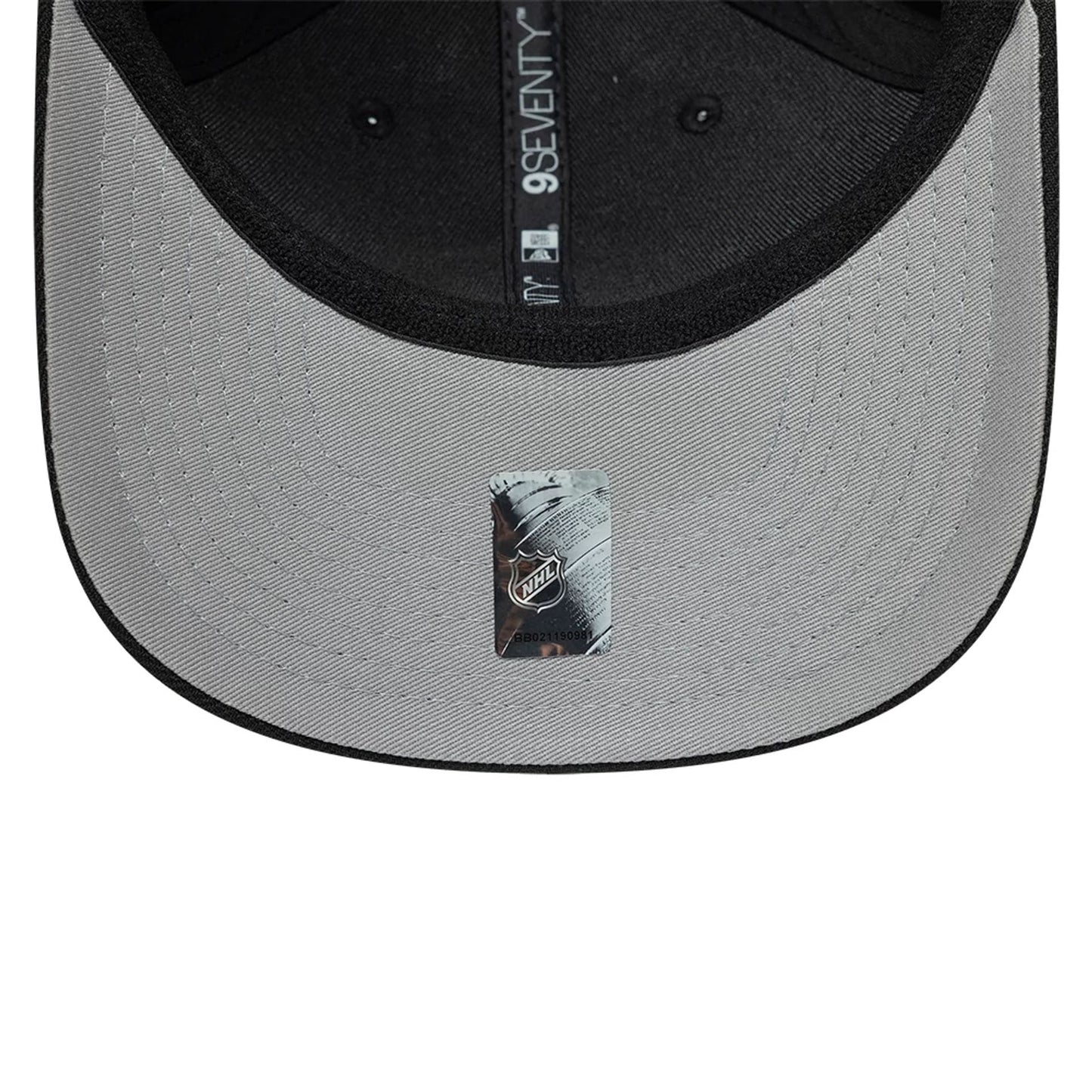 Pictured is this NHL Team Boston Bruins 9SEVENTY Stretch Snap cap in black. 2