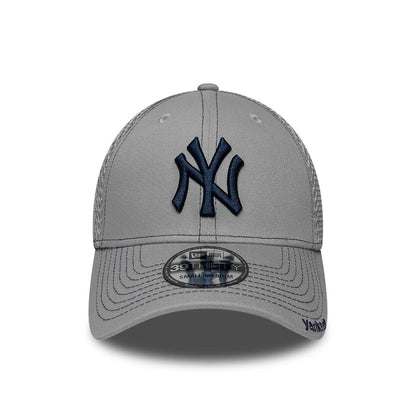 New York Yankees MLB Neo Grey New Era 39THIRTY Stretch Fit Cap, front view showing a navy raised embroidered NY logo on the grey front panel, mesh on the side, and a 39THIRTY size sticker on the curved grey visor.