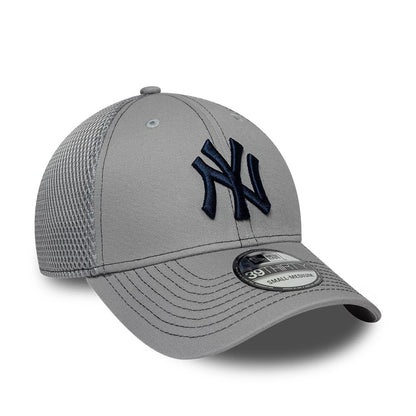 Pictured is this MLB Neo New York Yankees 39THIRTY Stretch Fit cap in Grey . 3