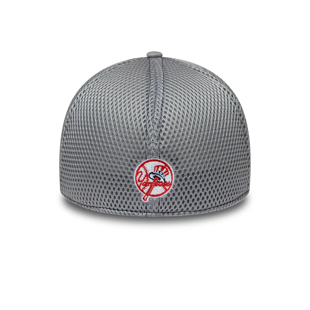 Pictured is this MLB Neo New York Yankees 39THIRTY Stretch Fit cap in Grey . 4
