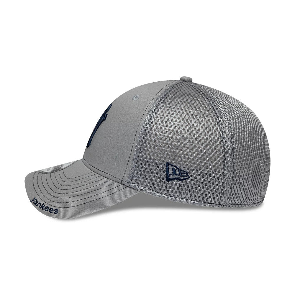 Pictured is this MLB Neo New York Yankees 39THIRTY Stretch Fit cap in Grey . 5