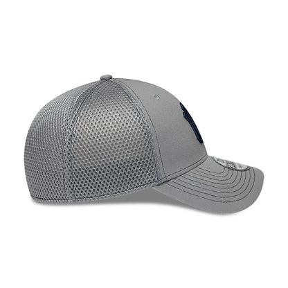 New York Yankees MLB Neo Grey New Era 39THIRTY Stretch Fit Cap, side view showing embroidered navy NY logo on the front panel, grey mesh back panels with grey stitching, and grey curved visor with a 39THIRTY size sticker on top.