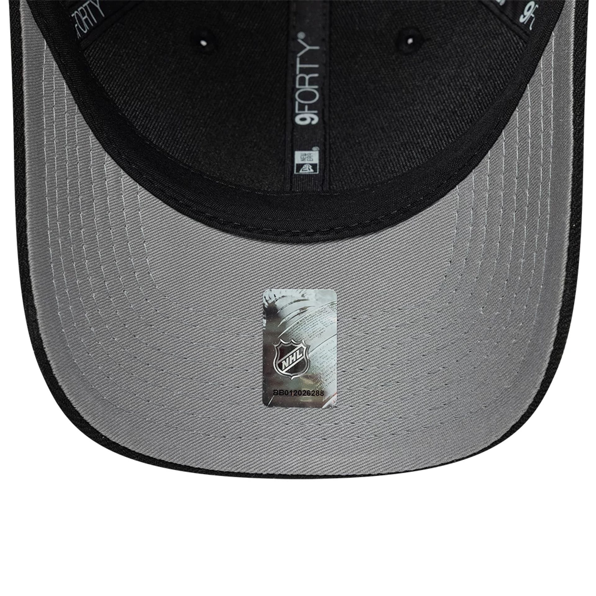 Pictured is this NHL Team Pittsburgh Penguins 9FORTY M-Crown cap in black. 2