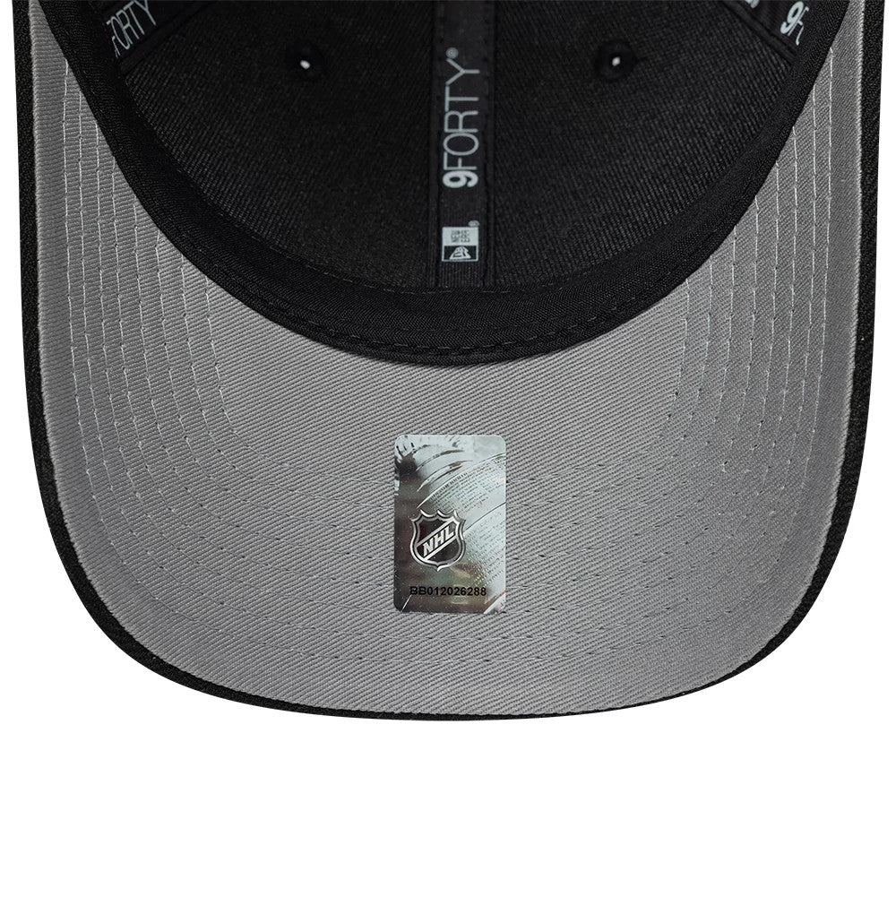 Pictured is this NHL Team Pittsburgh Penguins 9FORTY M-Crown cap in black. 2