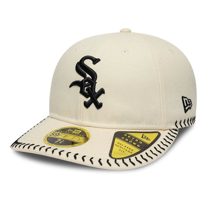 Pictured is this MLB Baseball Stitch Chicago White Sox Retro Crown 59FIFTY Fitted cap in Cream. 1