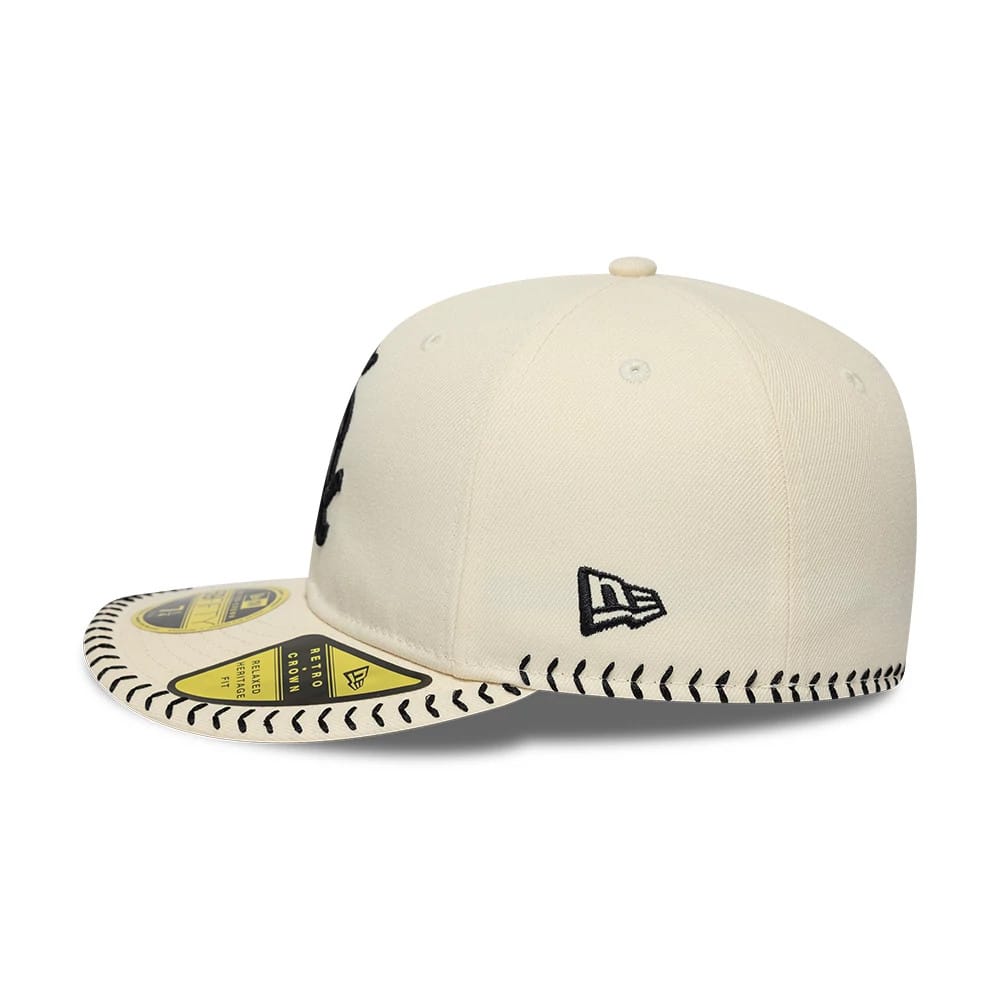 Pictured is this MLB Baseball Stitch Chicago White Sox Retro Crown 59FIFTY Fitted cap in Cream. 5