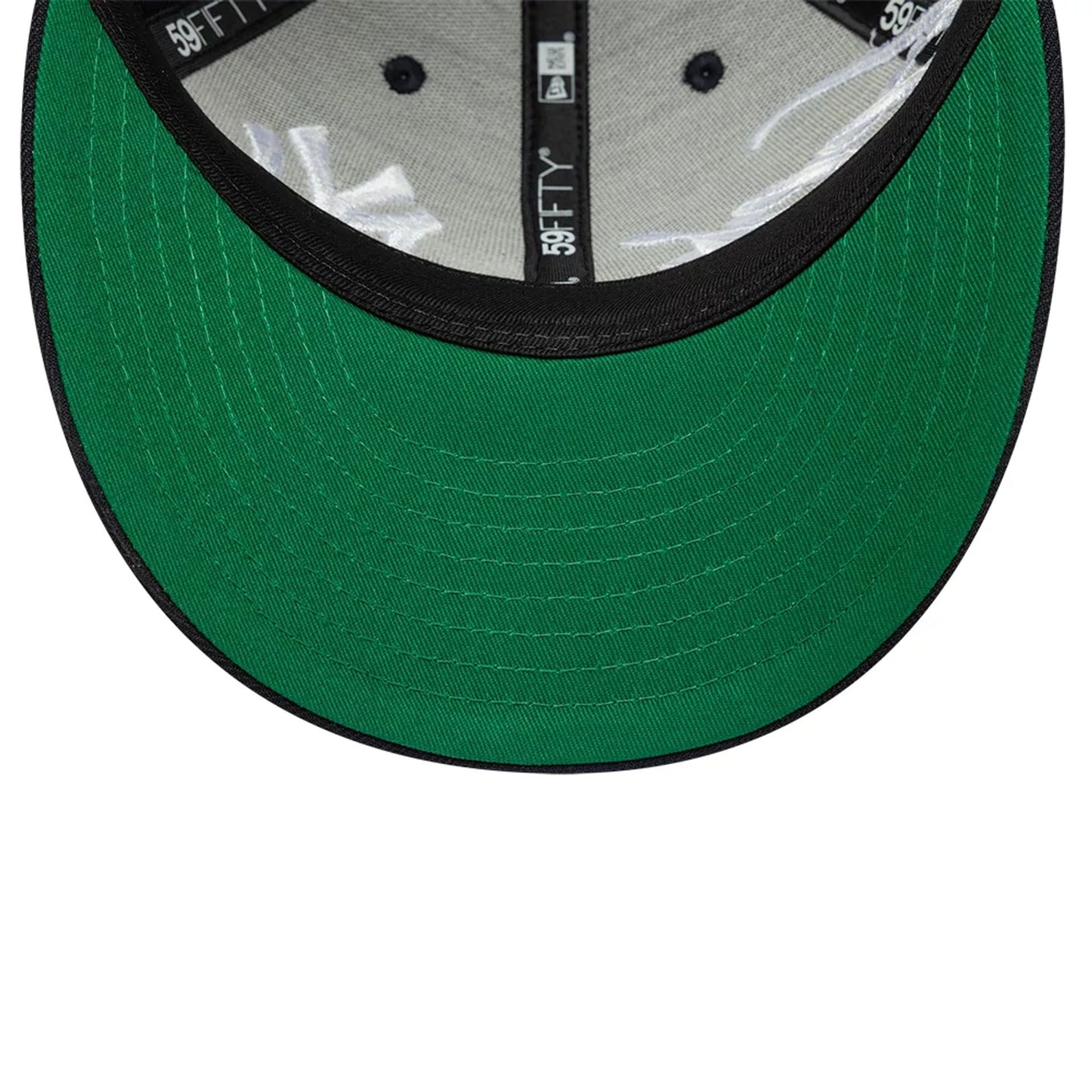 Pictured is this MLB Side Script New York Yankees Low Profile 59FIFTY Fitted cap in navy. 2