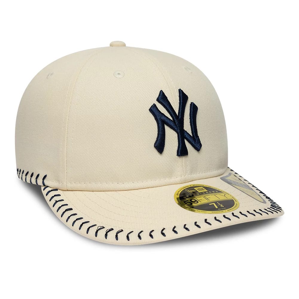 Pictured is this MLB Baseball Stitch New York Yankees Retro Crown 59FIFTY Fitted cap in Cream. 3