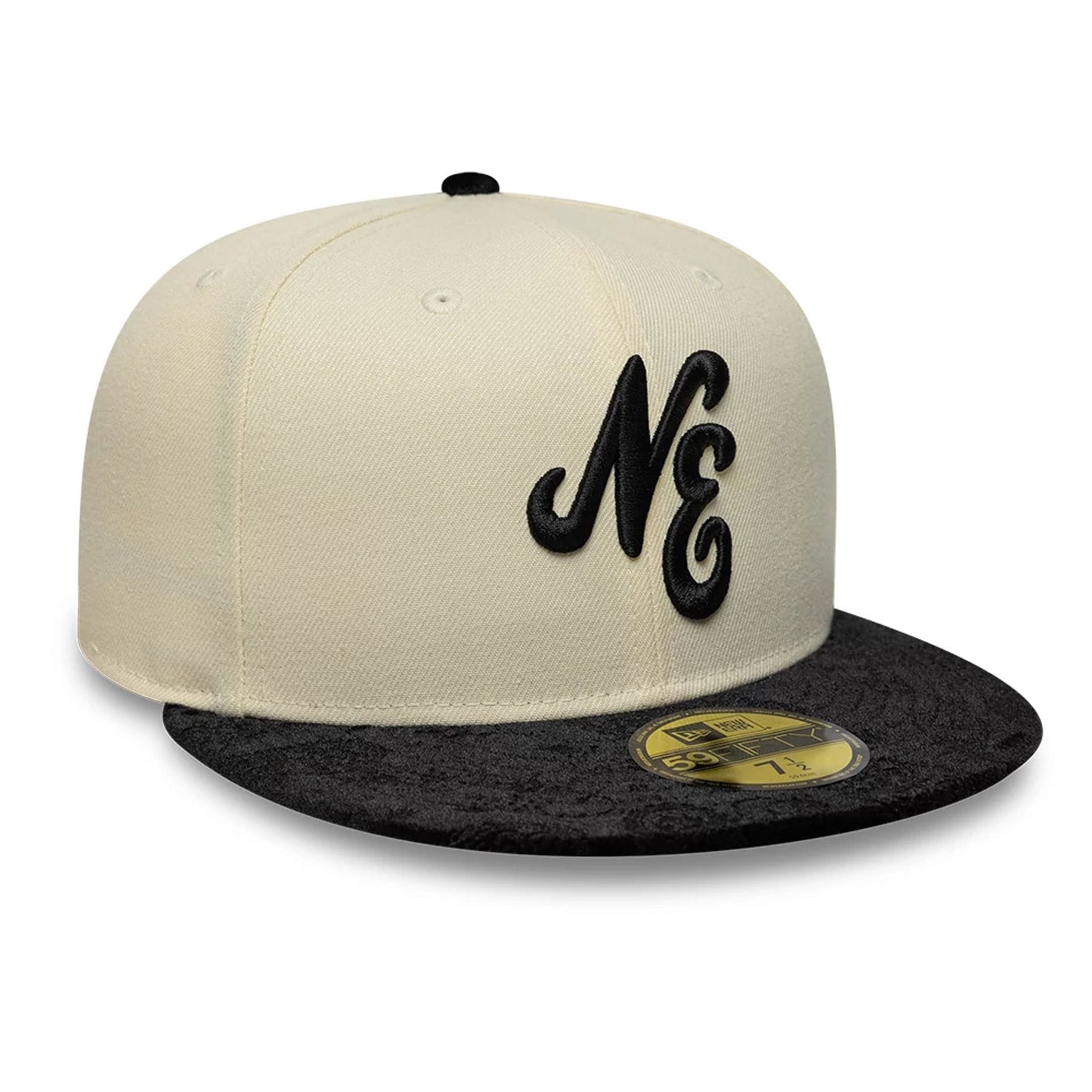 Pictured is this New Era Paisley Visor 59FIFTY Fitted cap in light beige. 5