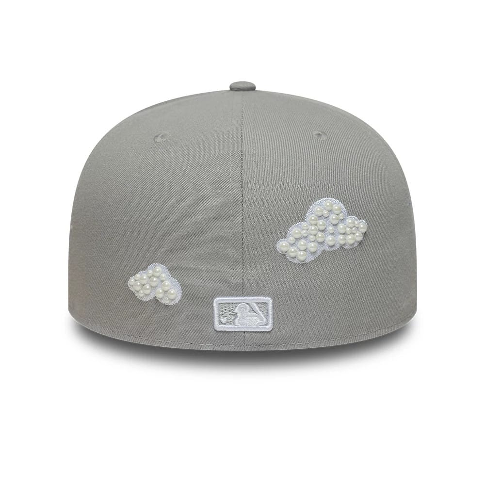 Pictured is this MLB Faux Pearl LA Dodgers 59FIFTY Fitted cap in grey. 3