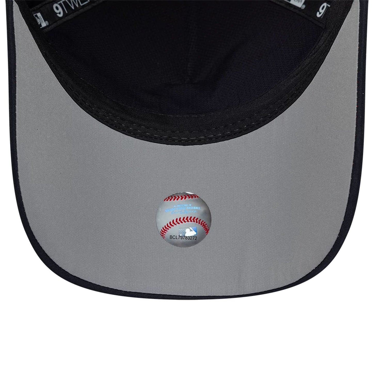 Pictured is this MLB Panel New York Yankees 9TWENTY A-Frame cap in navy. 2