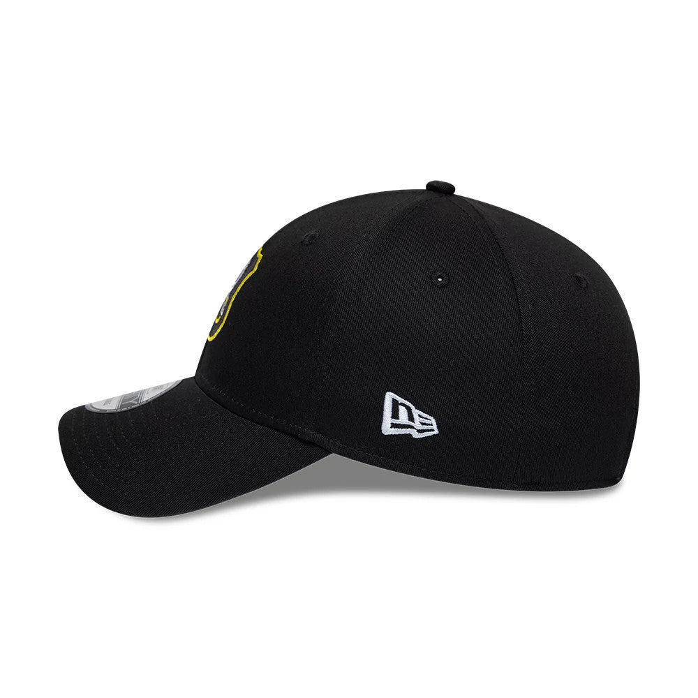 Pictured is this Retro Goal Keeper Chelsea FC Lion Crest 9FORTY cap in black. 4