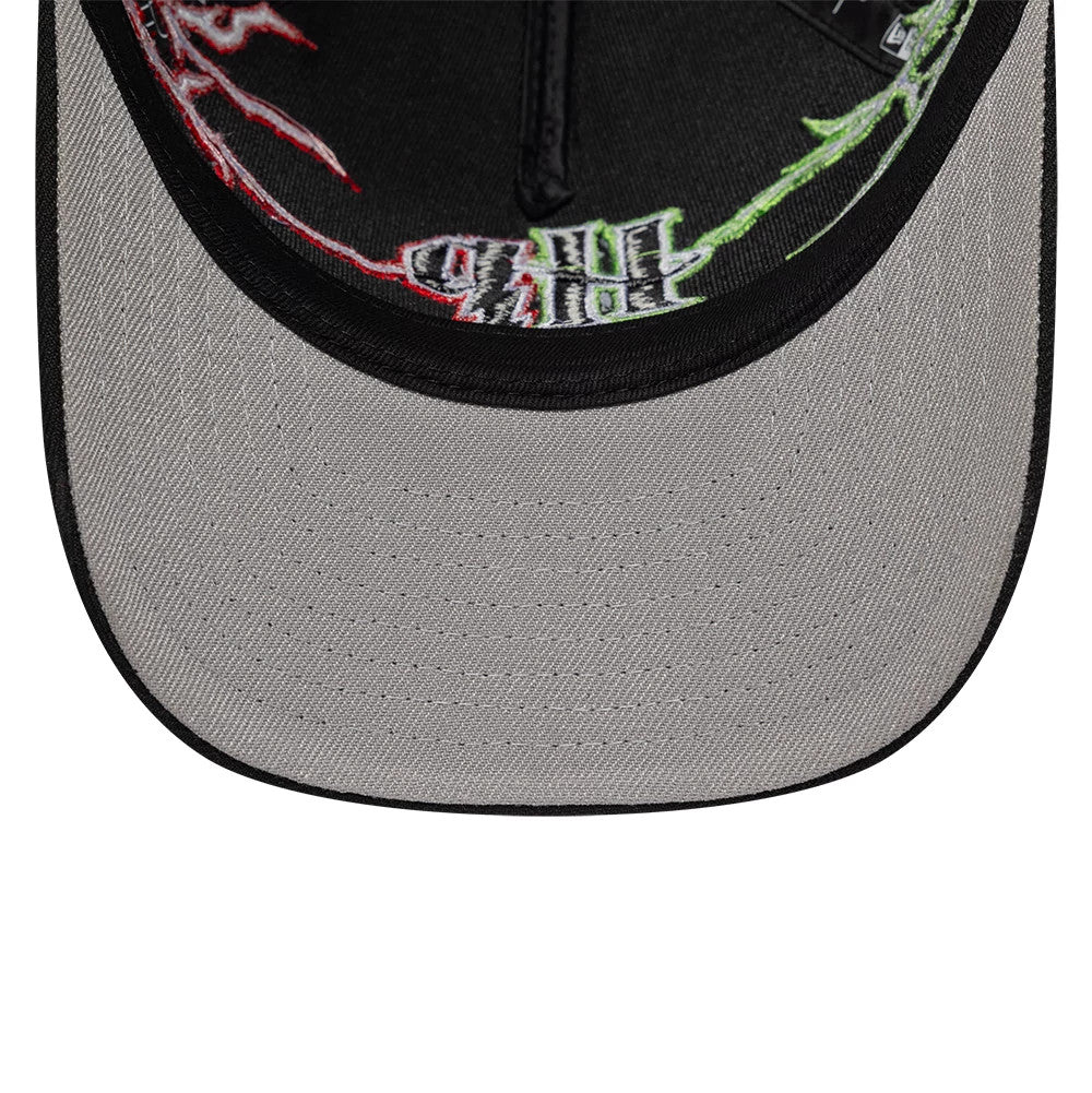 Harry Potter Duel Black New Era 9FORTY M-Crown A-Frame Adjustable Cap, inside view showing the grey undervisor and colourful stitching on the black cap crown featuring red and green highlights with distinctive embroidery patterns.