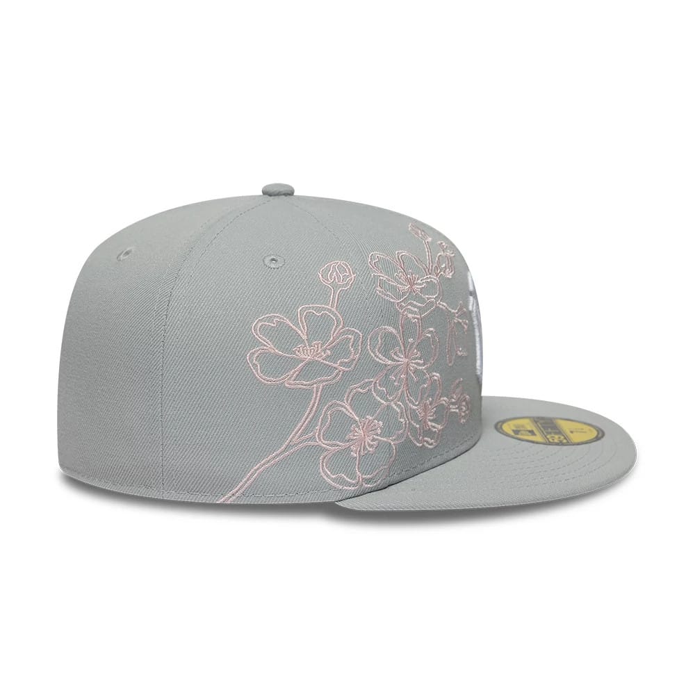 Pictured is this MLB Floral Outline New York Yankees 59FIFTY Fitted cap in grey. 6